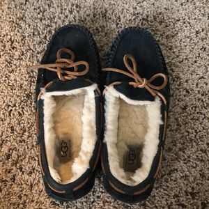 Ugh Dakota slippers- Size 7